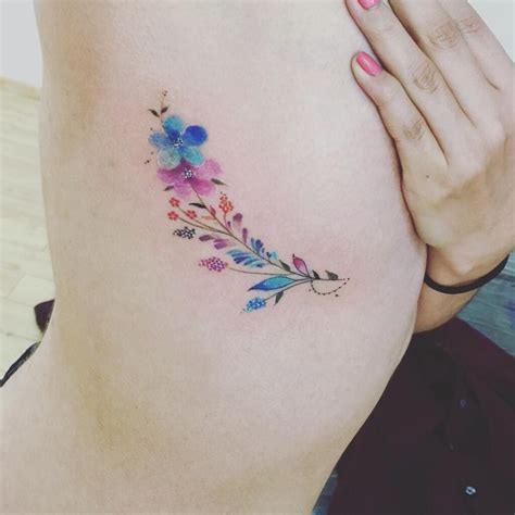 tattoo en las costillas para mujer|Tatuaje en las costillas mujeres